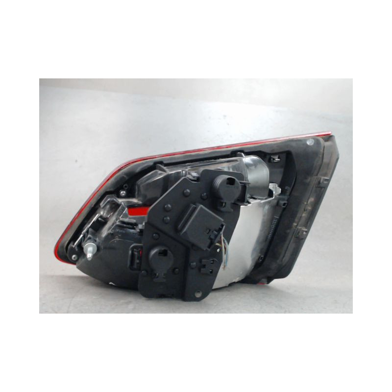 FEU ARRIERE INTERIEUR GAUCHE B.M.W. SERIE 2