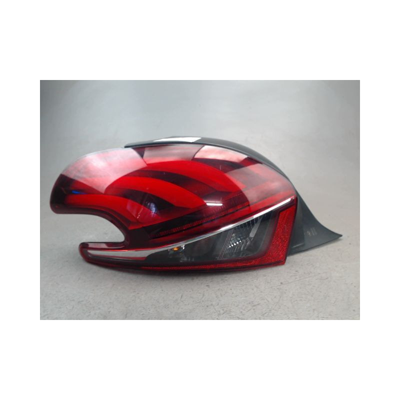 FEU ARRIERE GAUCHE  PEUGEOT 208