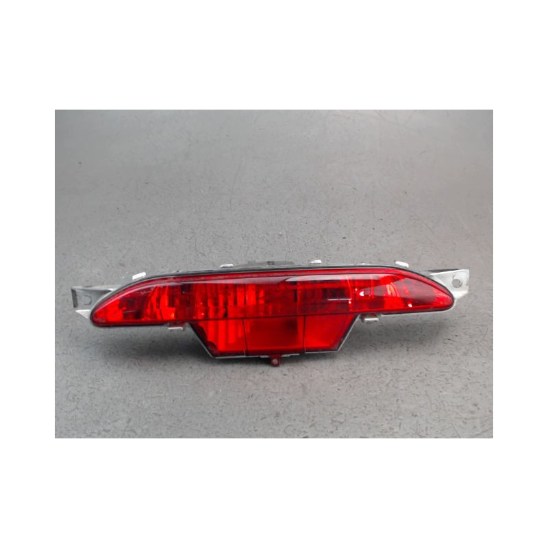 FEU BROUILLARD CENTRAL ARRIERE PEUGEOT 208