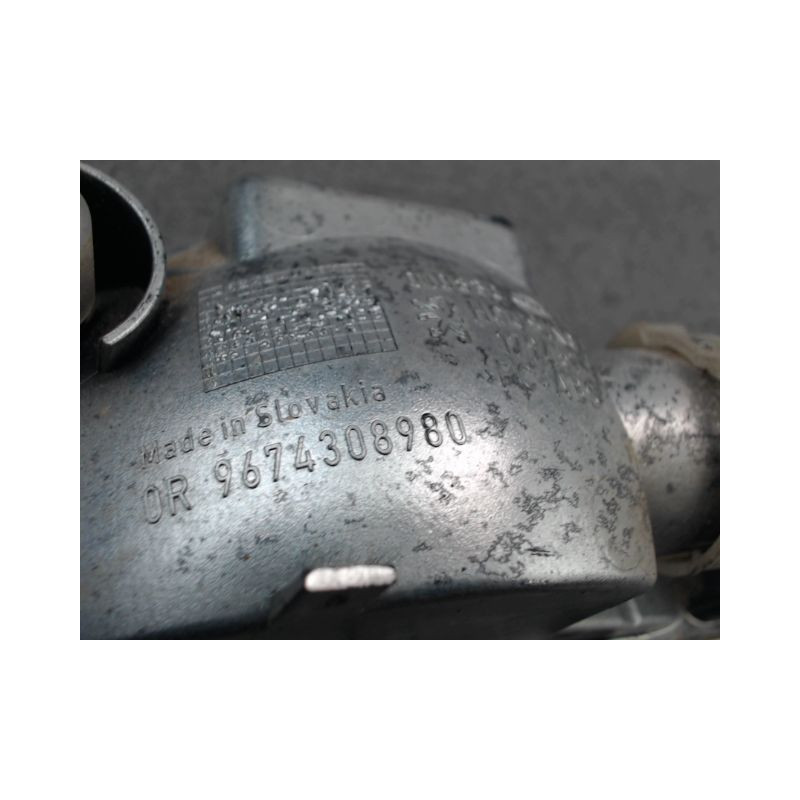 FEU BROUILLARD CENTRAL ARRIERE PEUGEOT 208