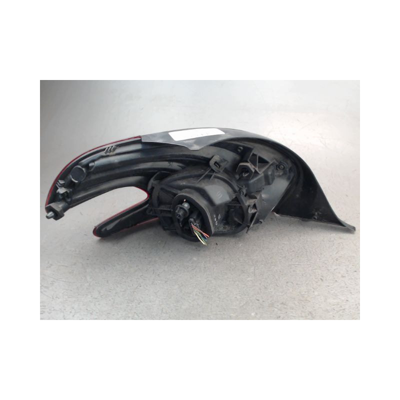 FEU ARRIERE DROIT PEUGEOT 208
