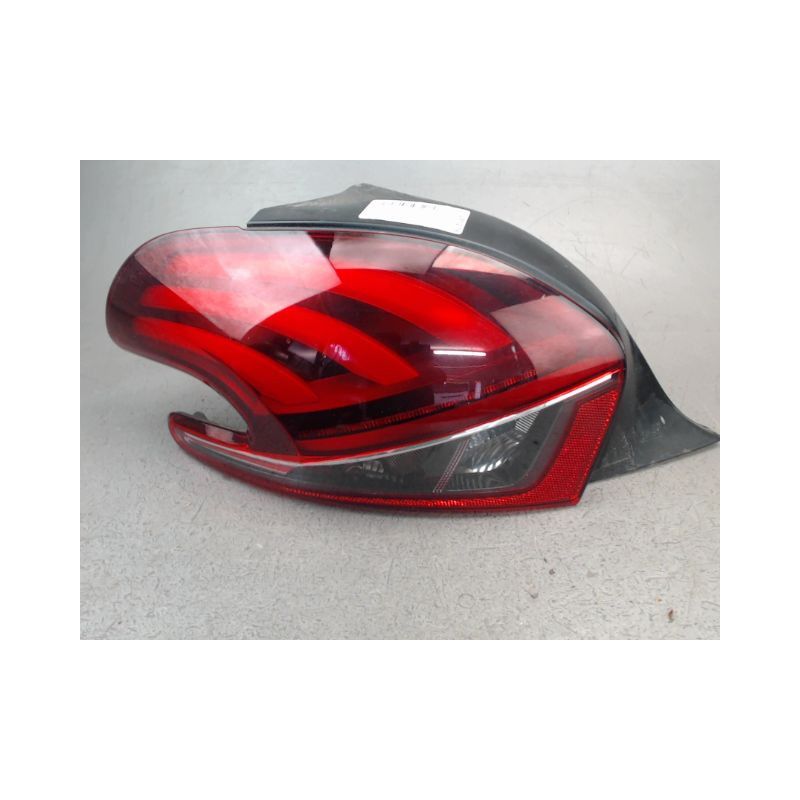 FEU ARRIERE GAUCHE  PEUGEOT 208