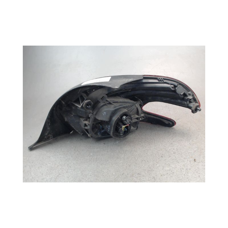 FEU ARRIERE GAUCHE  PEUGEOT 208