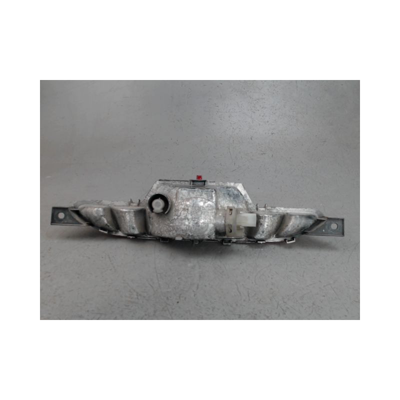 FEU BROUILLARD CENTRAL ARRIERE PEUGEOT 208