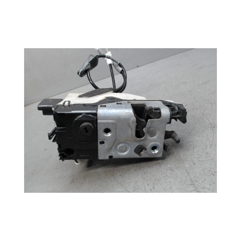 SYSTEME CONDAMNATION AVANT DROIT PEUGEOT 2008