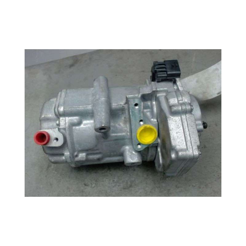 COMPRESSEUR AIR CONDITIONNE RENAULT CLIO