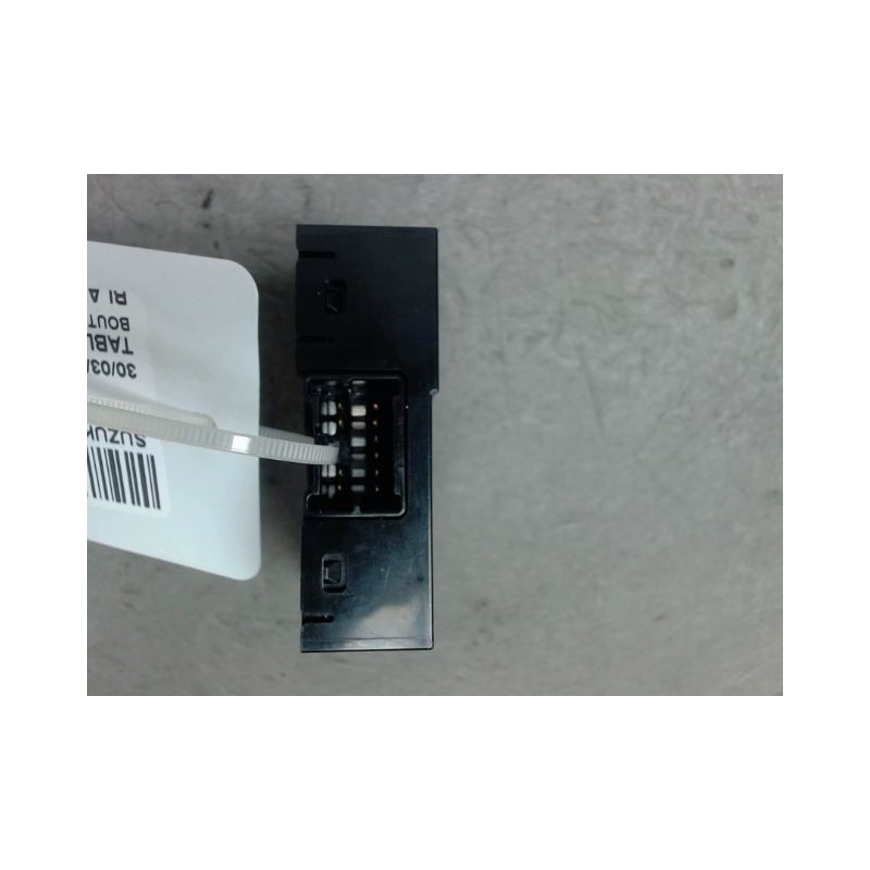 BOUTON DE WARNING SUZUKI SWIFT