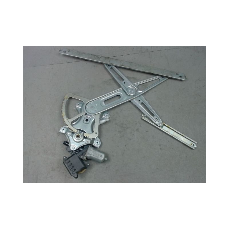 MECANISME+MOTEUR LEVE-GLACE AVANT DROIT TOYOTA AURIS
