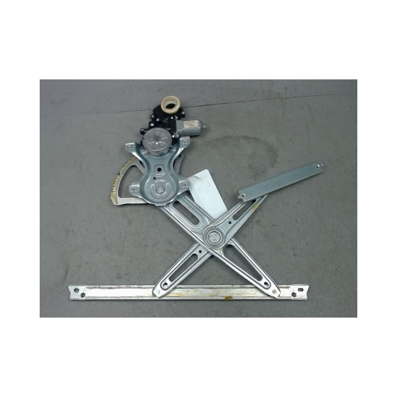 MECANISME+MOTEUR LEVE-GLACE AVANT DROIT TOYOTA AURIS