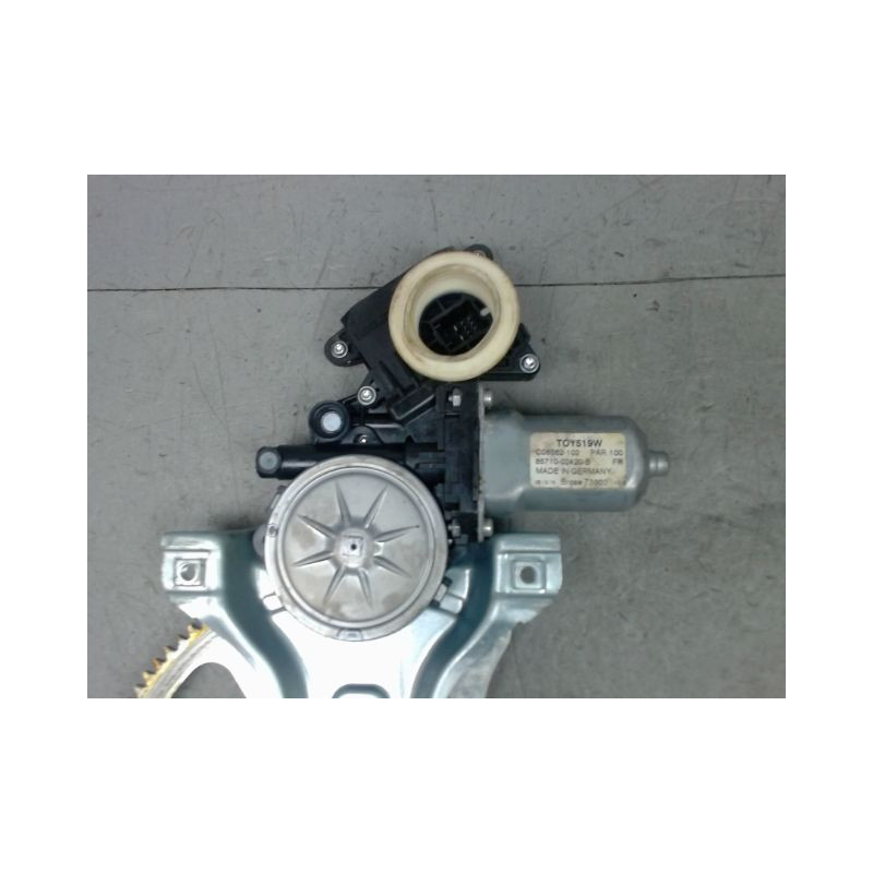 MECANISME+MOTEUR LEVE-GLACE AVANT DROIT TOYOTA AURIS