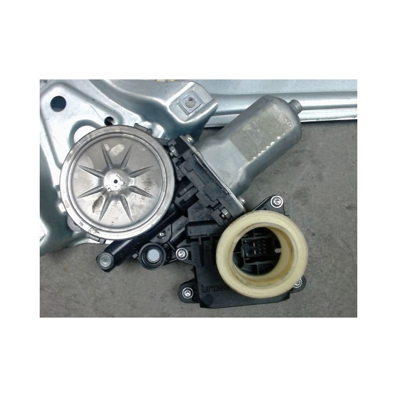 MECANISME+MOTEUR LEVE-GLACE ARRIERE DROIT TOYOTA AURIS