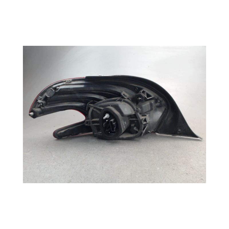 FEU ARRIERE DROIT PEUGEOT 208