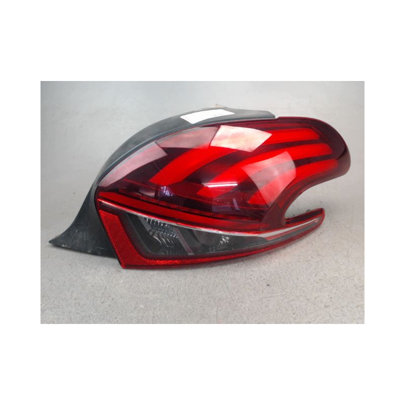 FEU ARRIERE DROIT PEUGEOT 208