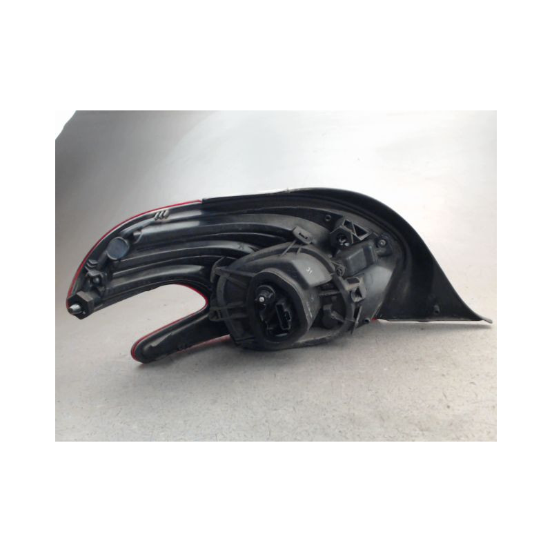 FEU ARRIERE DROIT PEUGEOT 208