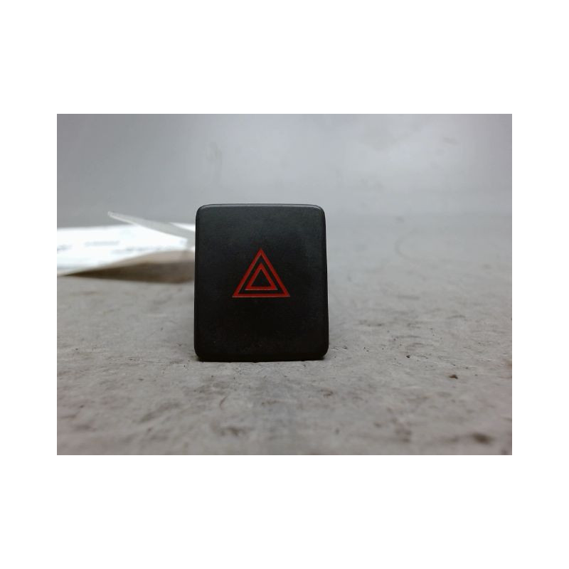 BOUTON DE WARNING NISSAN X-TRAIL