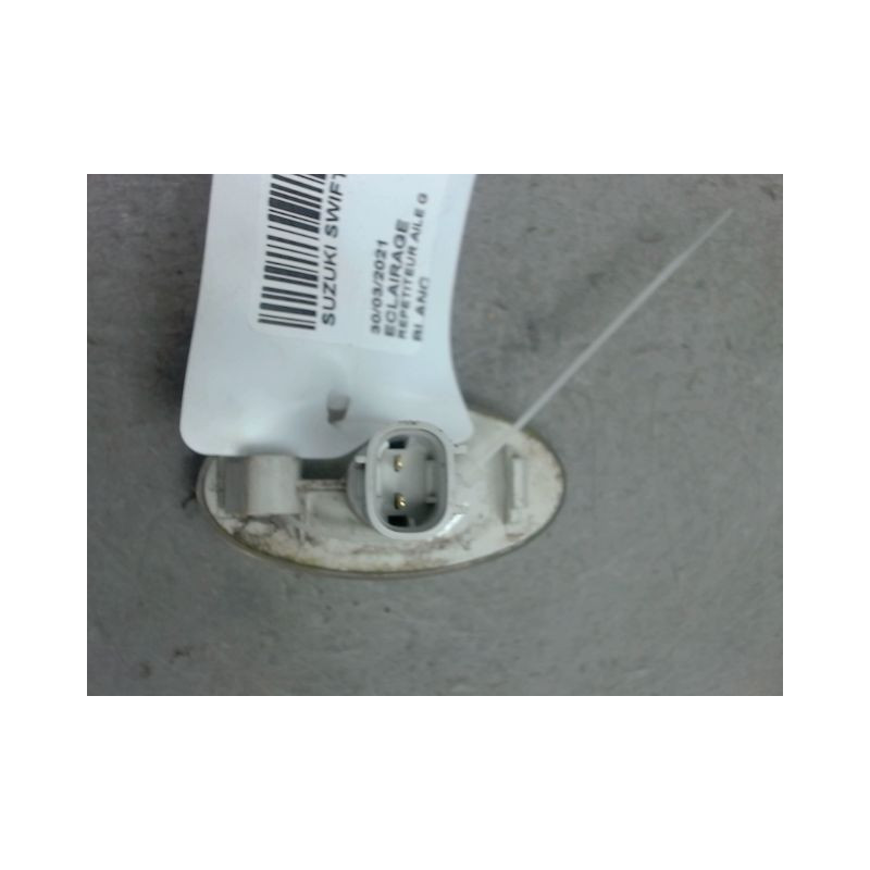 REPETITEUR AILE GAUCHE SUZUKI SWIFT
