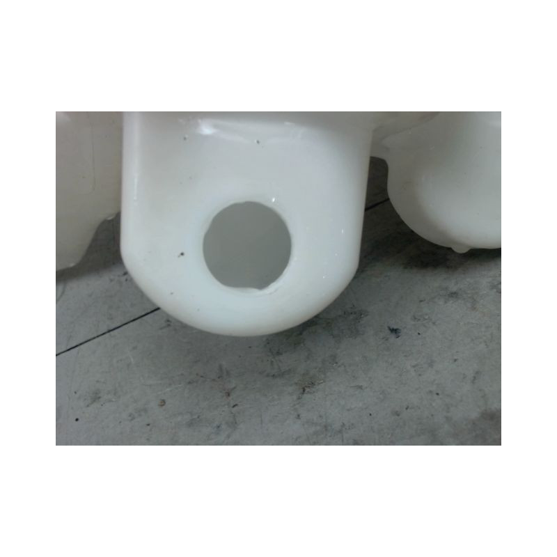 RESERVOIR LAVE-GLACE AVANT TOYOTA AURIS