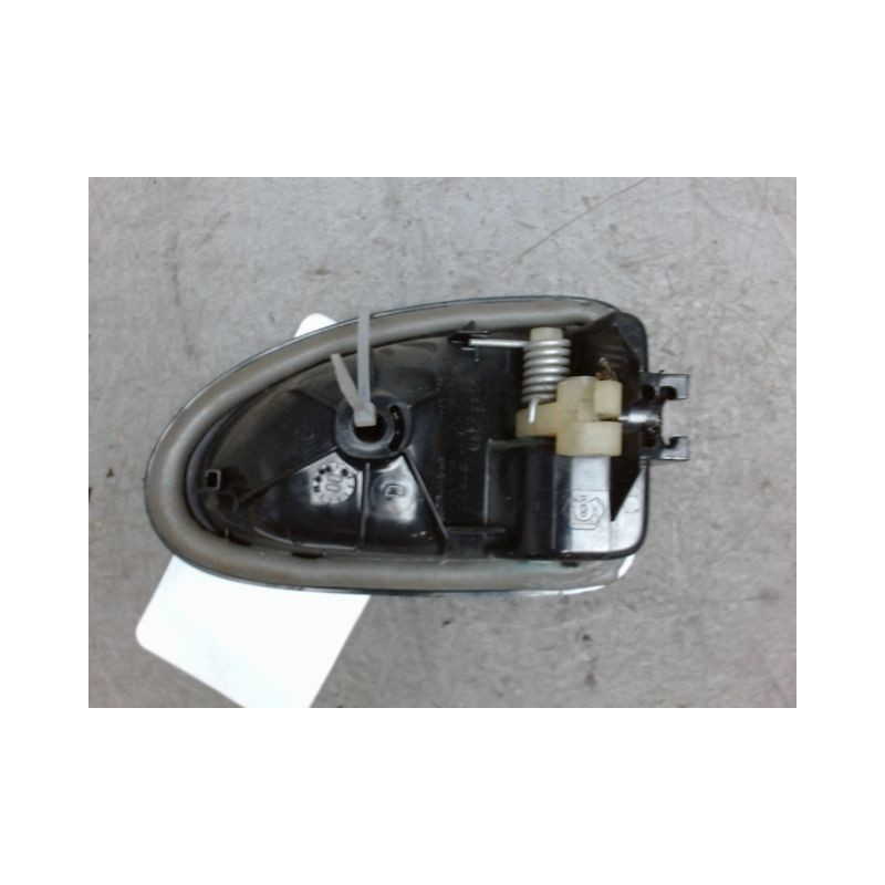 POIGNEE INTERIEURE PORTE AVANT GAUCHE RENAULT CLIO II PH.1 98-2001