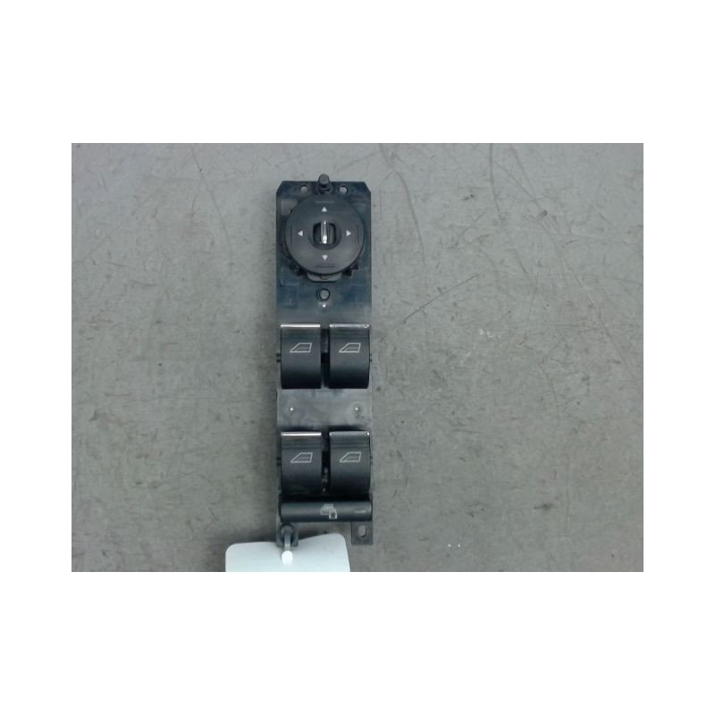 COMMANDE LEVE-GLACE PORTE AVG FORD FOCUS