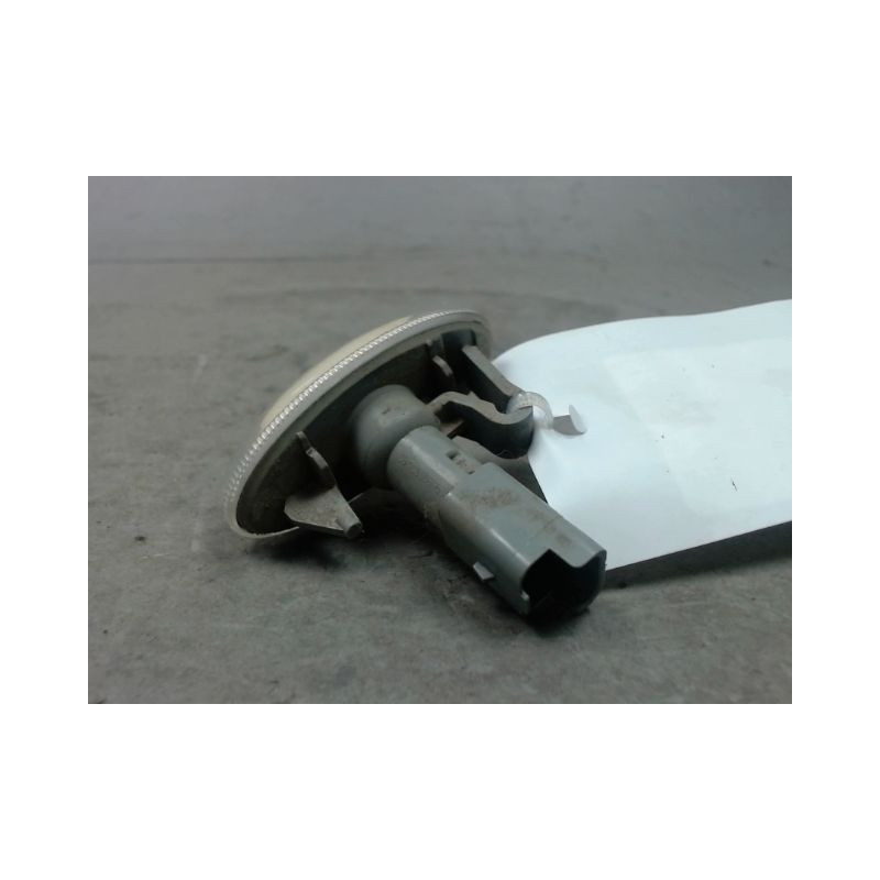 REPETITEUR AILE GAUCHE PEUGEOT 107 3P