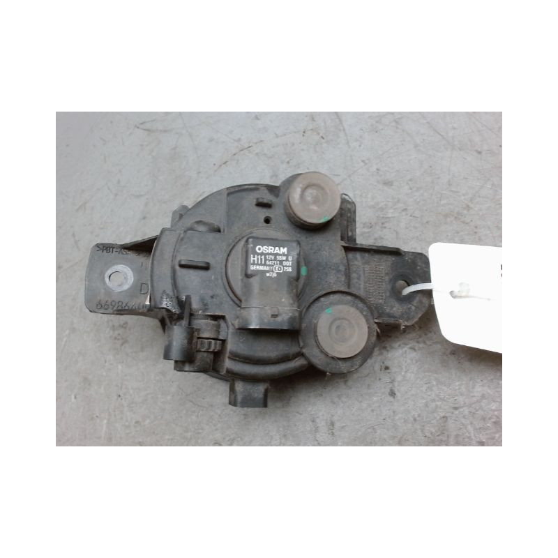 PHARE ANTIBROUILLARD AVANT DROIT RENAULT CLIO II PH.2 01-06