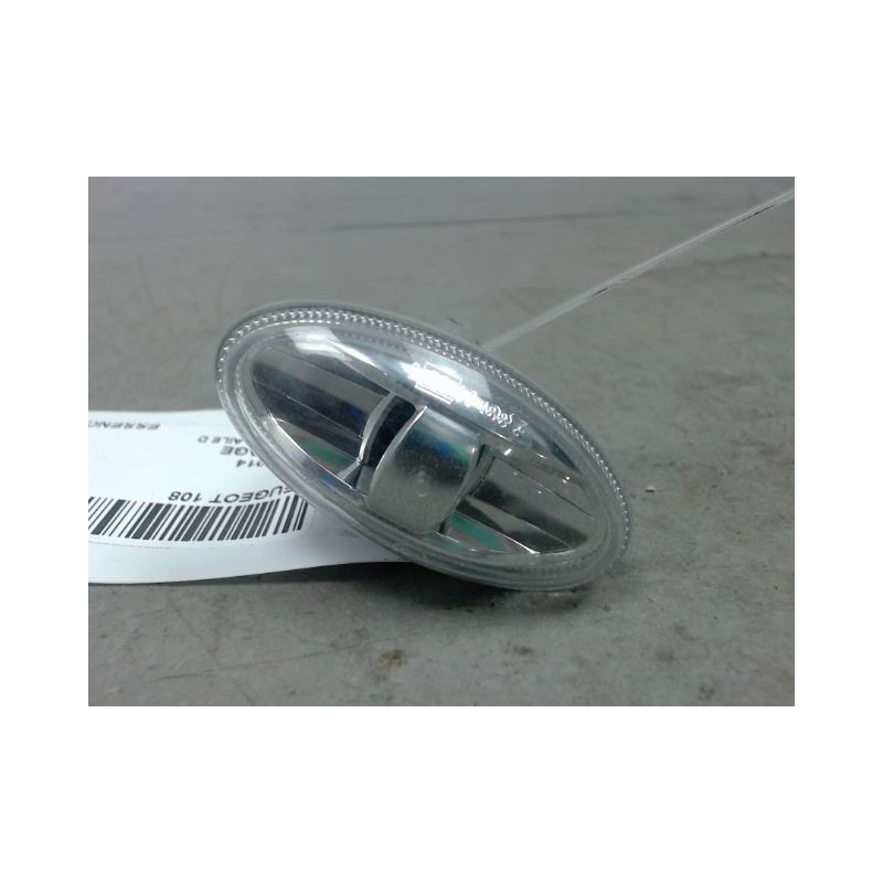 REPETITEUR AILE DROIT PEUGEOT 108