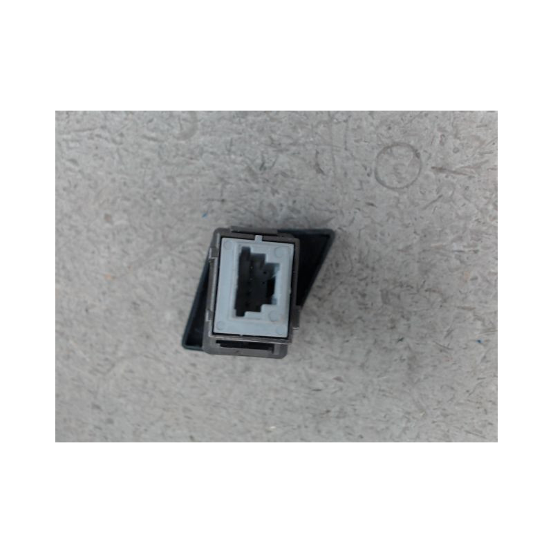 BOUTON DE WARNING TOYOTA YARIS