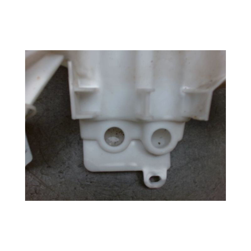 RESERVOIR LAVE-GLACE AVANT CITROEN C1