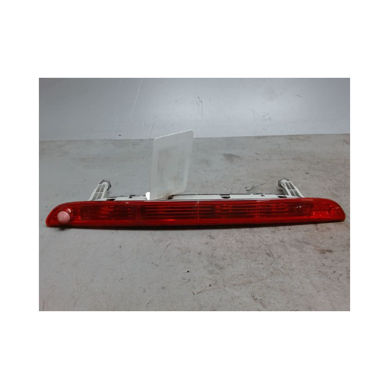FEUX STOP SUPPLEMENTAIRE OPEL AGILA