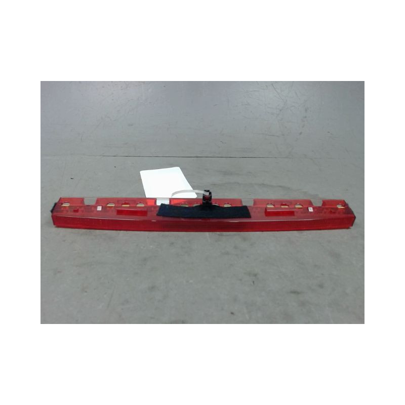 FEUX STOP SUPPLEMENTAIRE AUDI A4 2004-