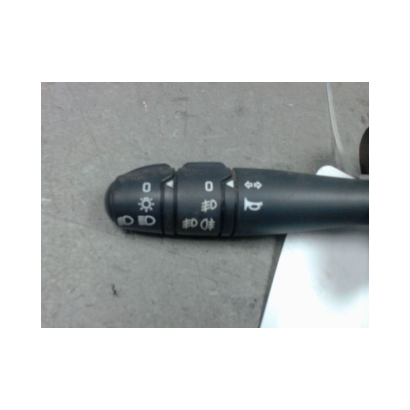COMMANDE CLIGNOTANT DACIA SANDERO 2008-