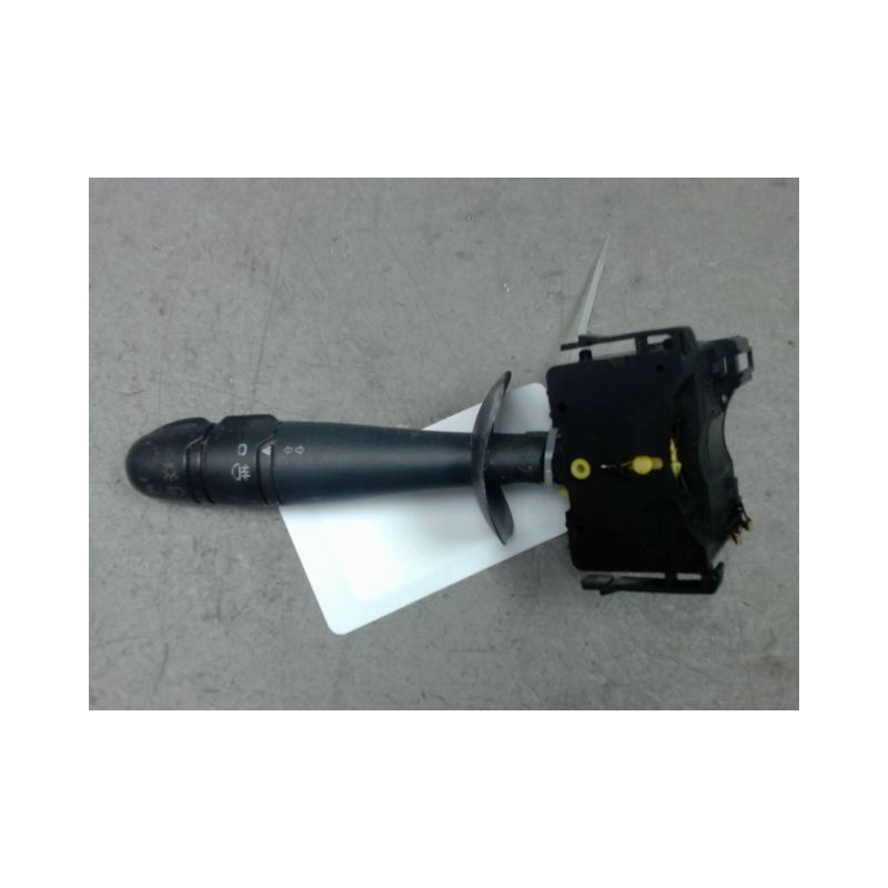 COMMANDE CLIGNOTANT RENAULT TRAFIC CN 1000KG 8.2006-