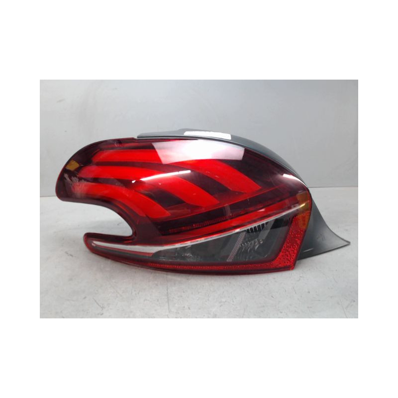 FEU ARRIERE GAUCHE  PEUGEOT 208