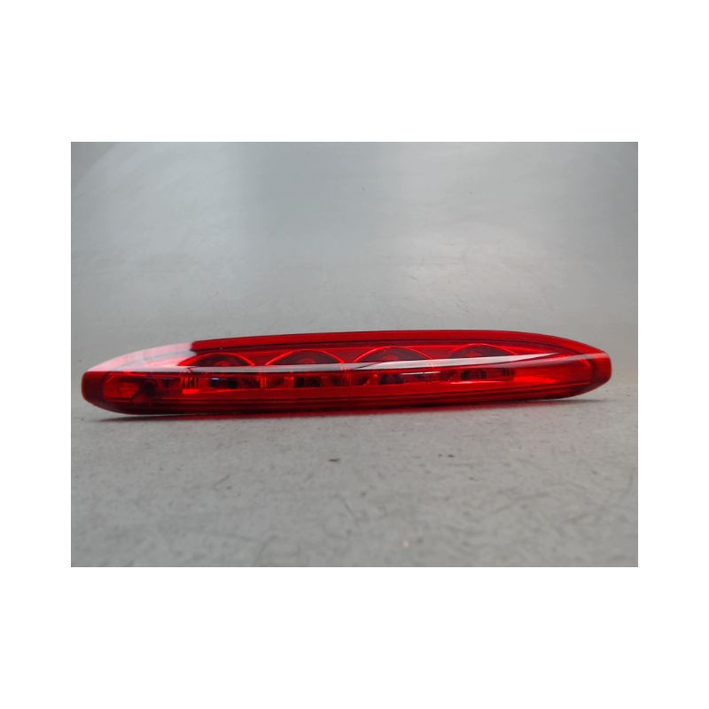 FEUX STOP SUPPLEMENTAIRE PEUGEOT 208