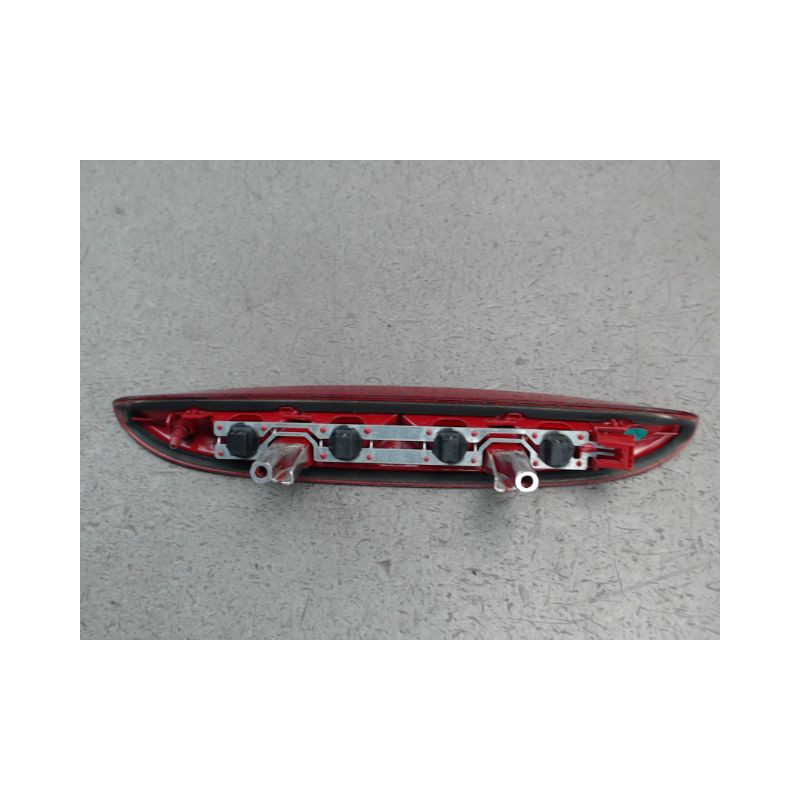 FEUX STOP SUPPLEMENTAIRE PEUGEOT 208