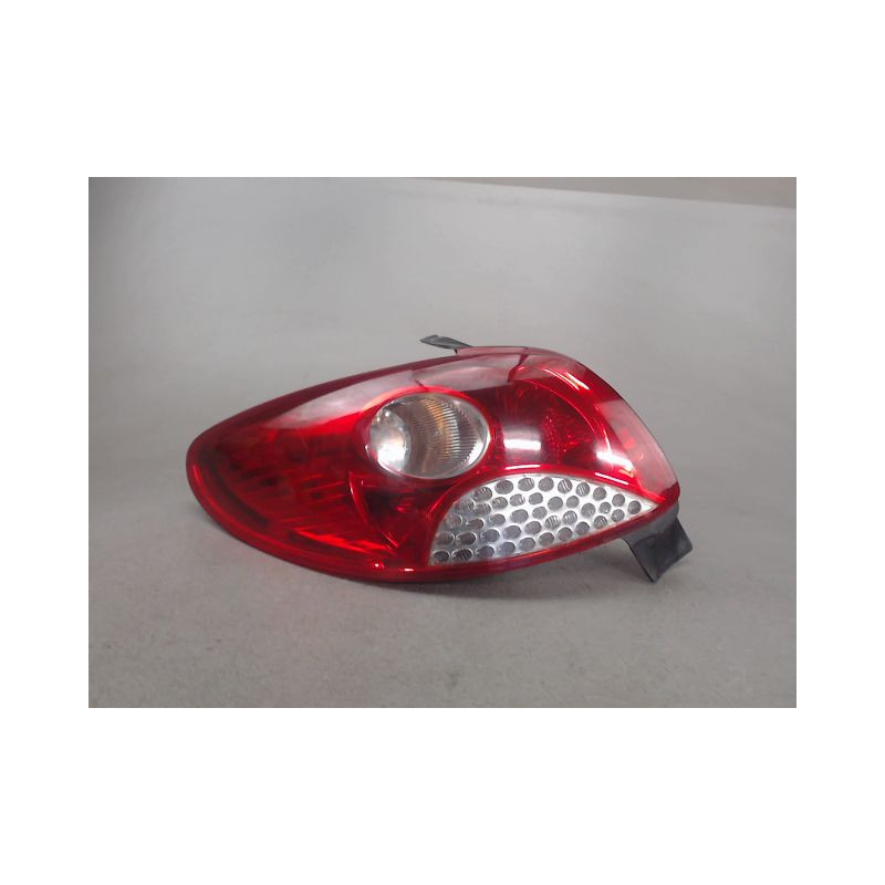 FEU ARRIERE GAUCHE  PEUGEOT 206
