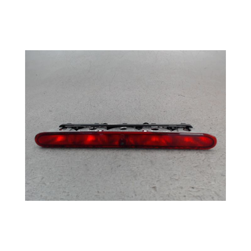 FEUX STOP SUPPLEMENTAIRE PEUGEOT 206