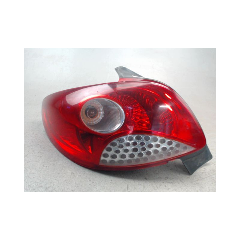 FEU ARRIERE GAUCHE  PEUGEOT 206