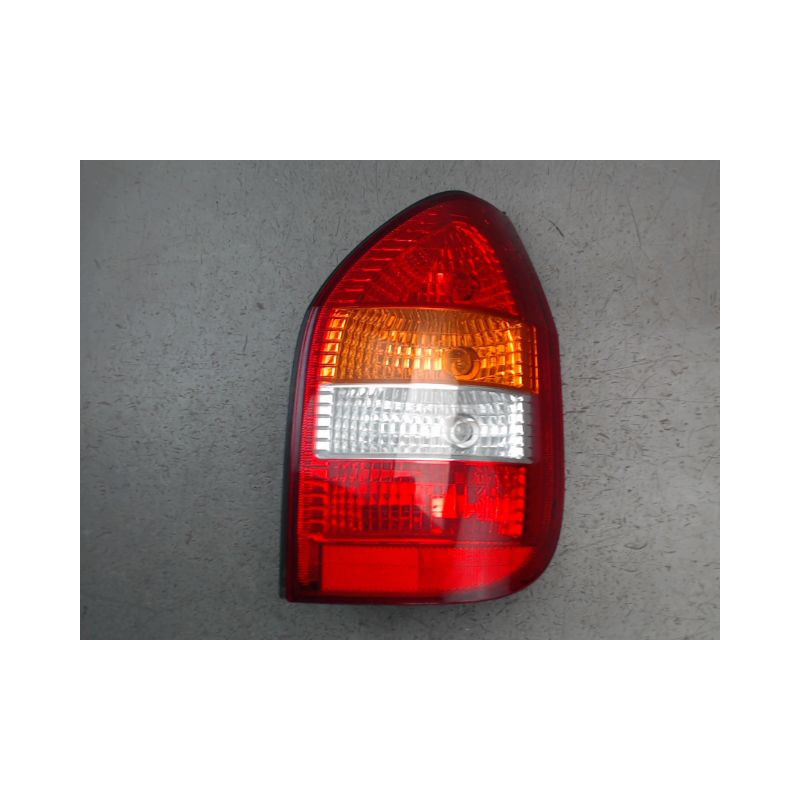 FEU ARRIERE DROIT OPEL ZAFIRA