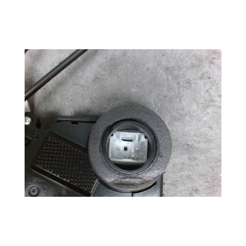 SYSTEME CONDAMNATION AVANT DROIT TOYOTA YARIS II 2010-