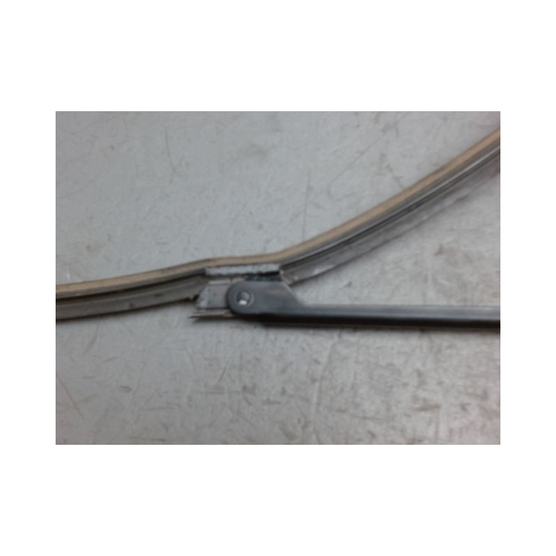 BRAS ESSUIE-GLACE AVANT GAUCHE AUDI A4 2004-