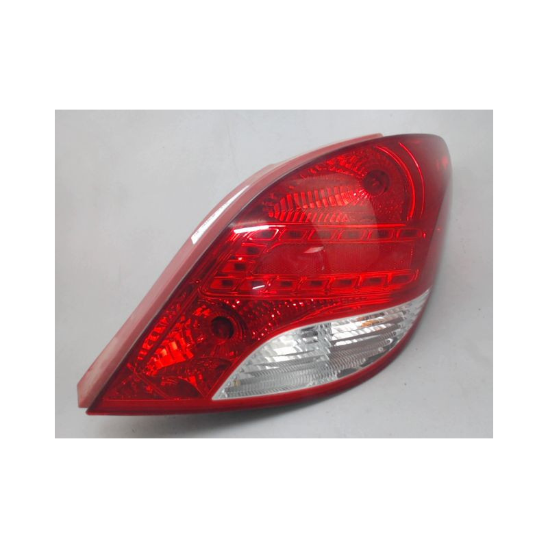FEU ARRIERE DROIT PEUGEOT 207