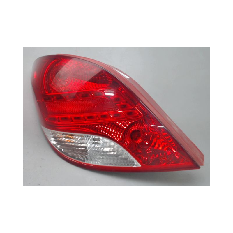 FEU ARRIERE GAUCHE  PEUGEOT 207