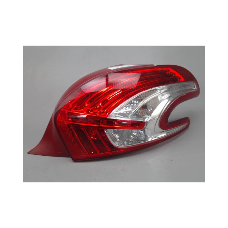 FEU ARRIERE DROIT PEUGEOT 208