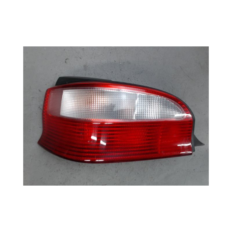 FEU ARRIERE GAUCHE  CITROEN SAXO