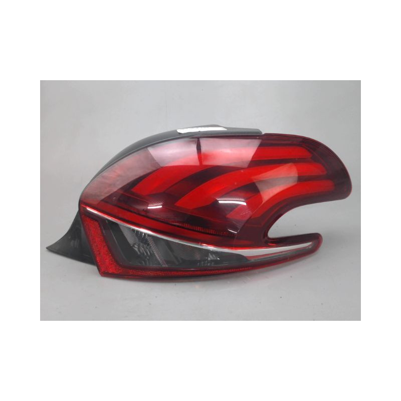 FEU ARRIERE DROIT PEUGEOT 208