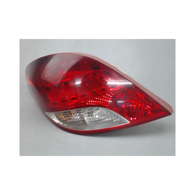 FEU ARRIERE GAUCHE  PEUGEOT 207