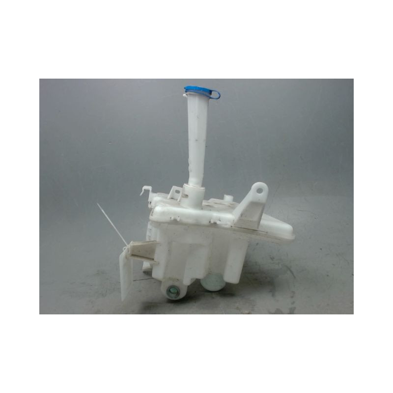 RESERVOIR LAVE-GLACE AVANT TOYOTA AURIS