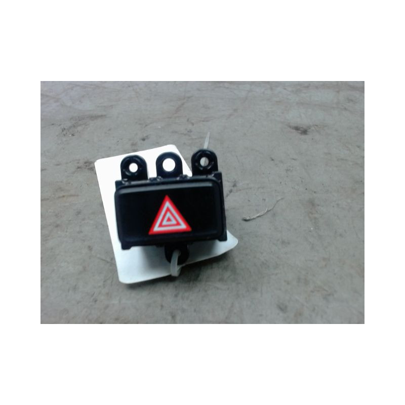 BOUTON DE WARNING HYUNDAI KONA