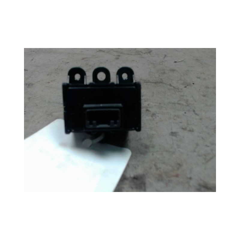 BOUTON DE WARNING HYUNDAI KONA
